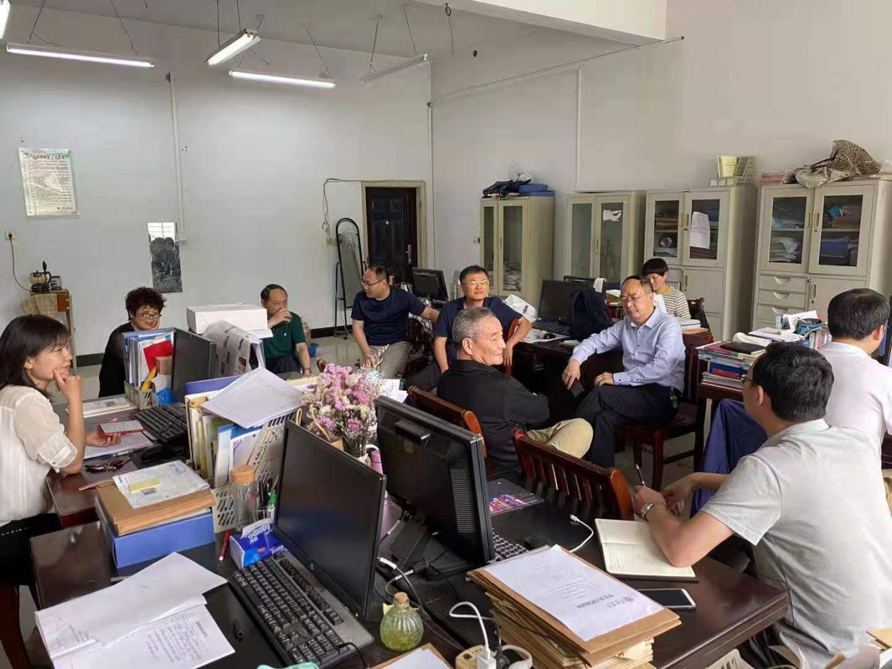 说明: 语言文学