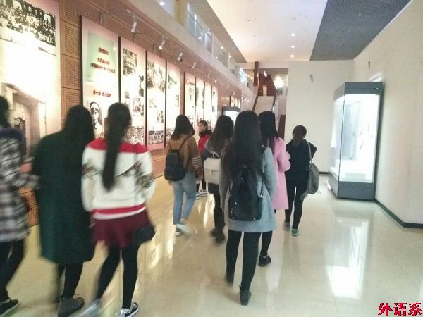 必威西汉姆联本期发展对象开展“争辉党旗，争当先锋”实践活动