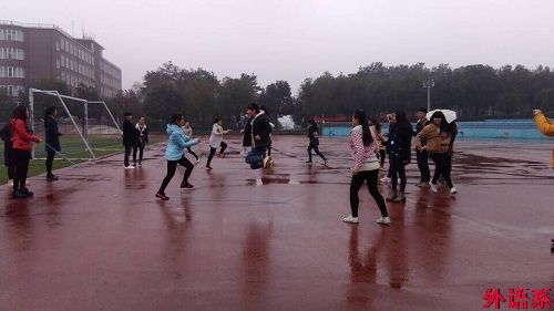 外语系举办女生月趣味运动会